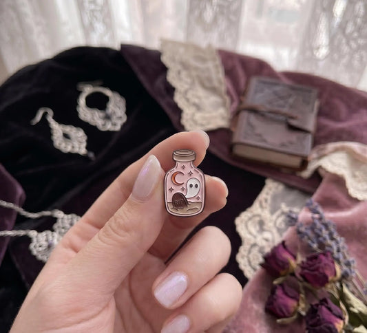 Cute Ghost in Potion Bottle Enamel Pin, Kawaii Halloween Pin, Soft goth Aesthetic, RIP Tombstone, Gift for spooky book lovers, Pastel Purple